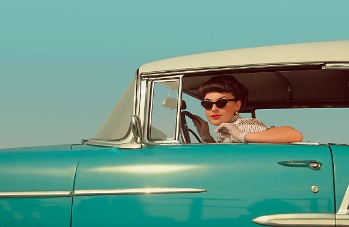 Retro Fashion: The Timeless Appeal of Nostalgic Style